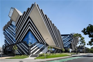 澳大利亚留学|澳大利亚伍伦贡大学(UOW)：世界前1%名校，高额奖学金+实习就业全支持！